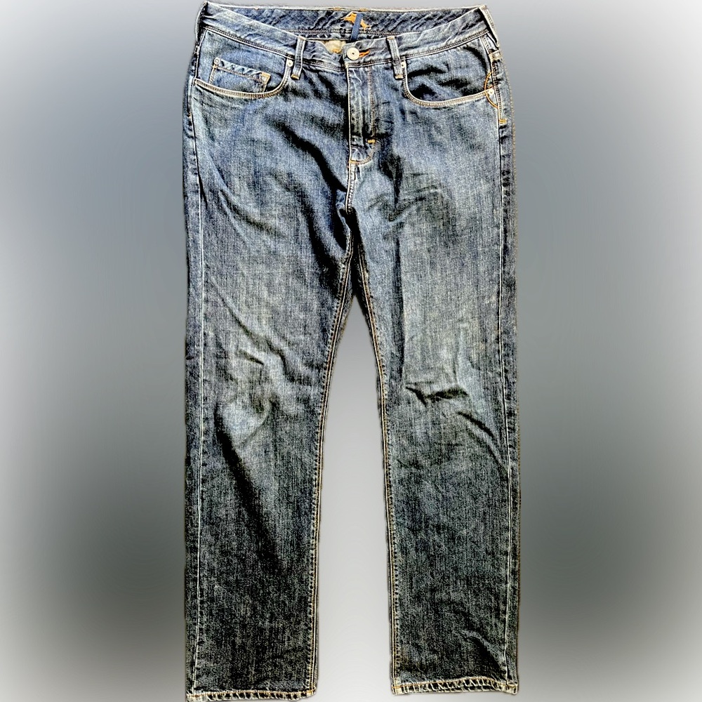 Tommy Bahama Blue Straight Jeans Classic Style